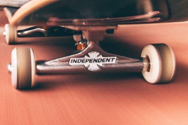 Skateboard Trucks Wiki.jpg